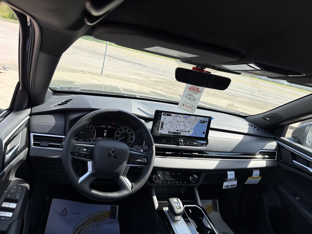 New 2026 Mitsubishi Outlander LE AWD/4WD image 14