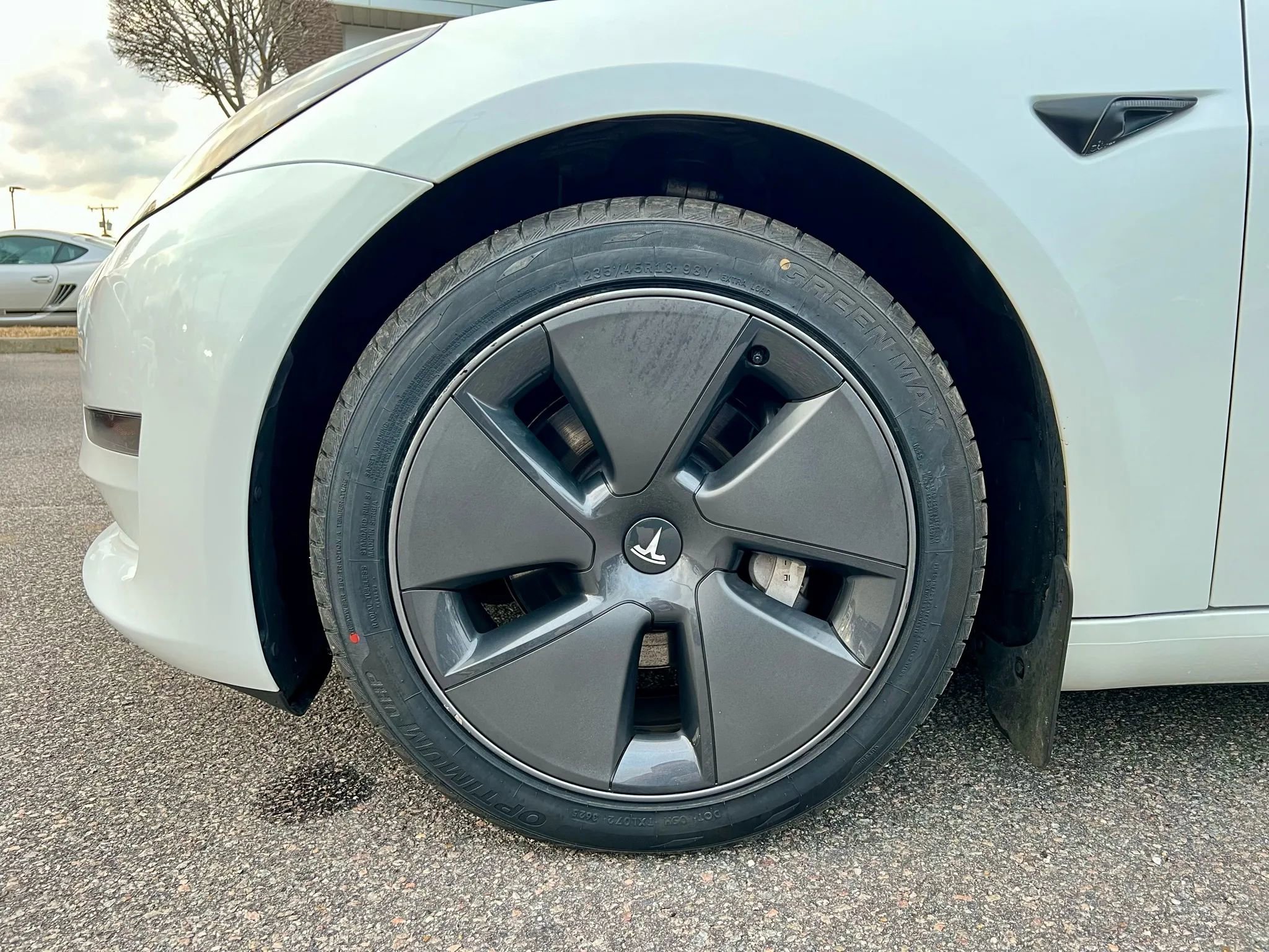 Used 2023 Tesla Model 3 Standard Range image 14