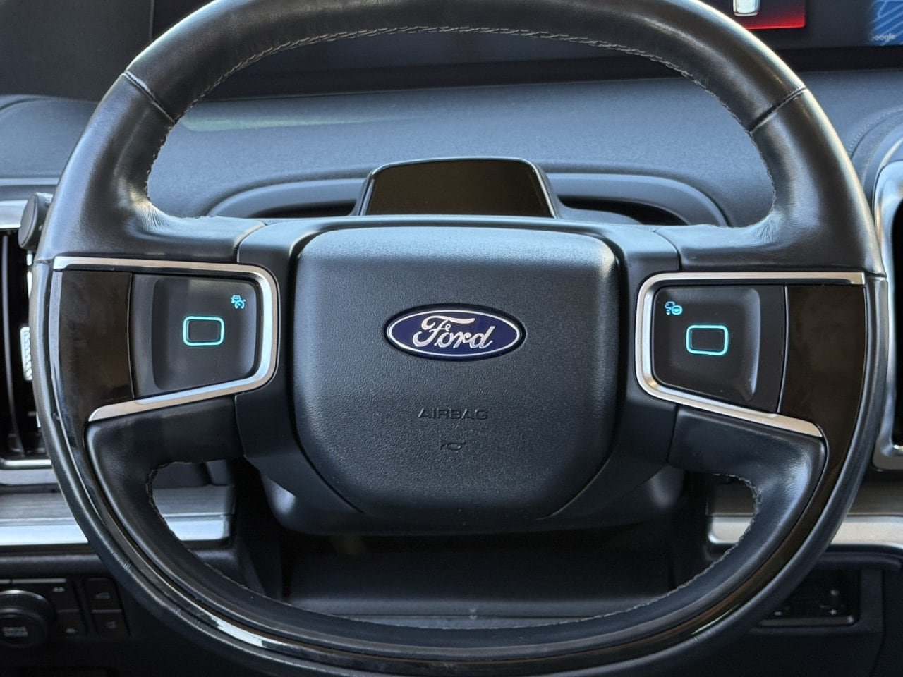 Used 2025 Ford Expedition Platinum AWD/4WD image 12