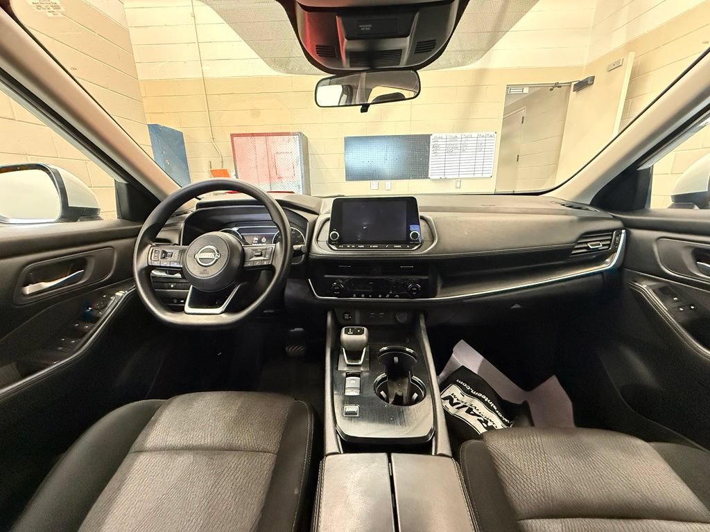 Used 2024 Nissan Rogue SV FWD image 26