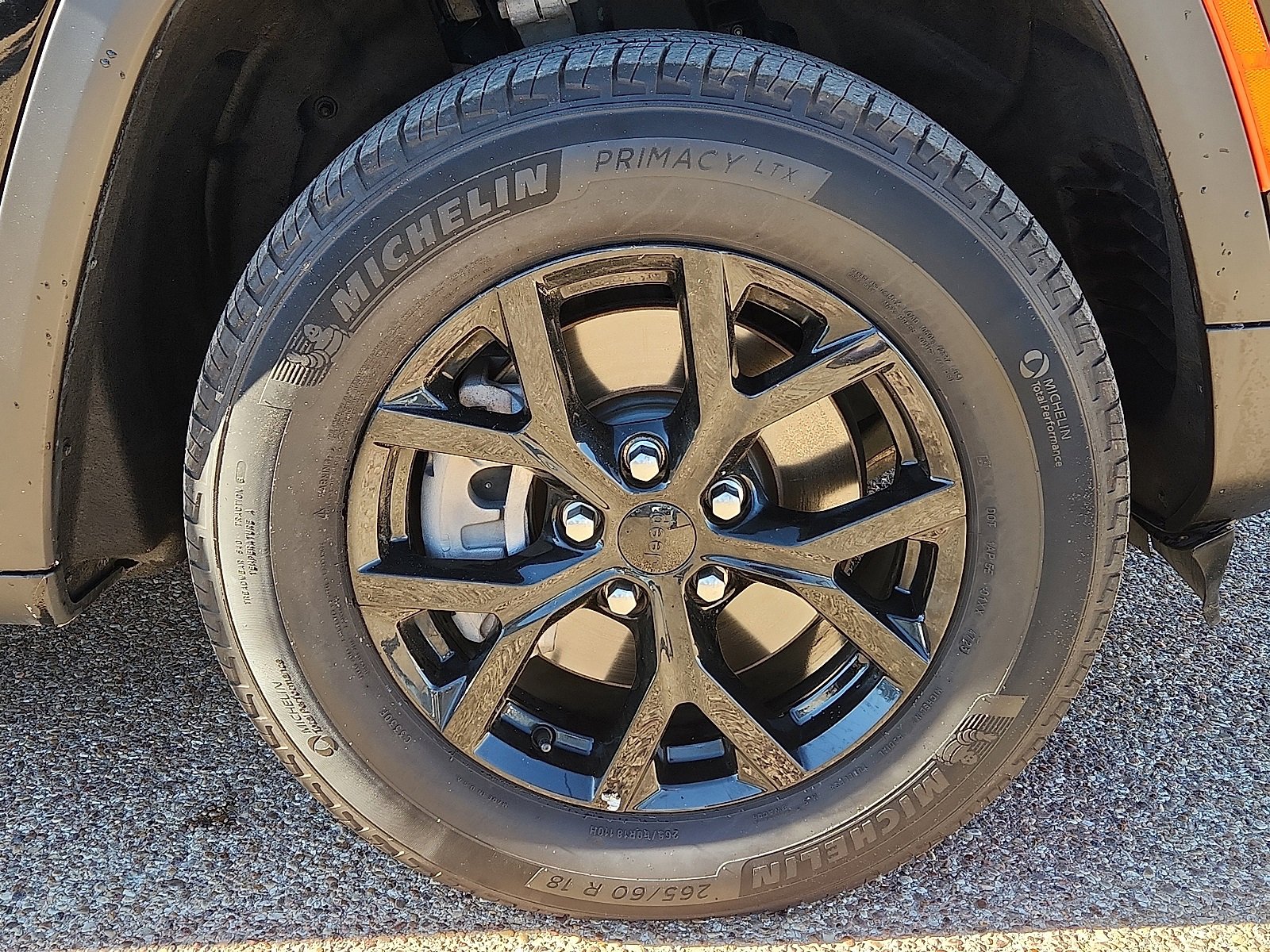 Used 2024 Jeep Grand Cherokee L Laredo image 7