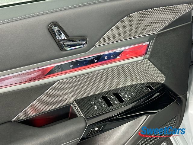 Used 2025 BMW 740i xDrive image 43