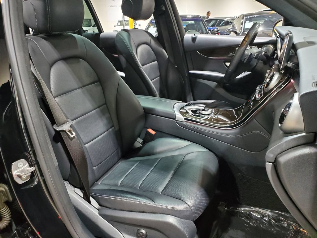 Used 2017 Mercedes-Benz GLC 300 4MATIC image 13