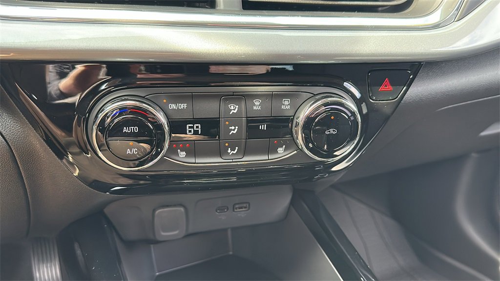 New 2025 Chevrolet Trax LT w/ LT Convenience Package image 21