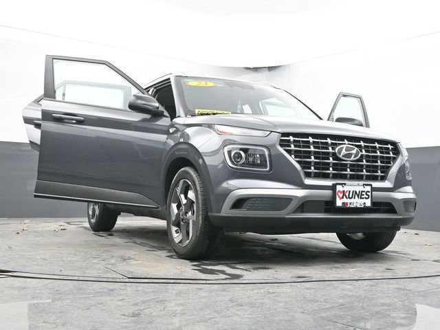 Used 2023 Hyundai Venue Limited image 48