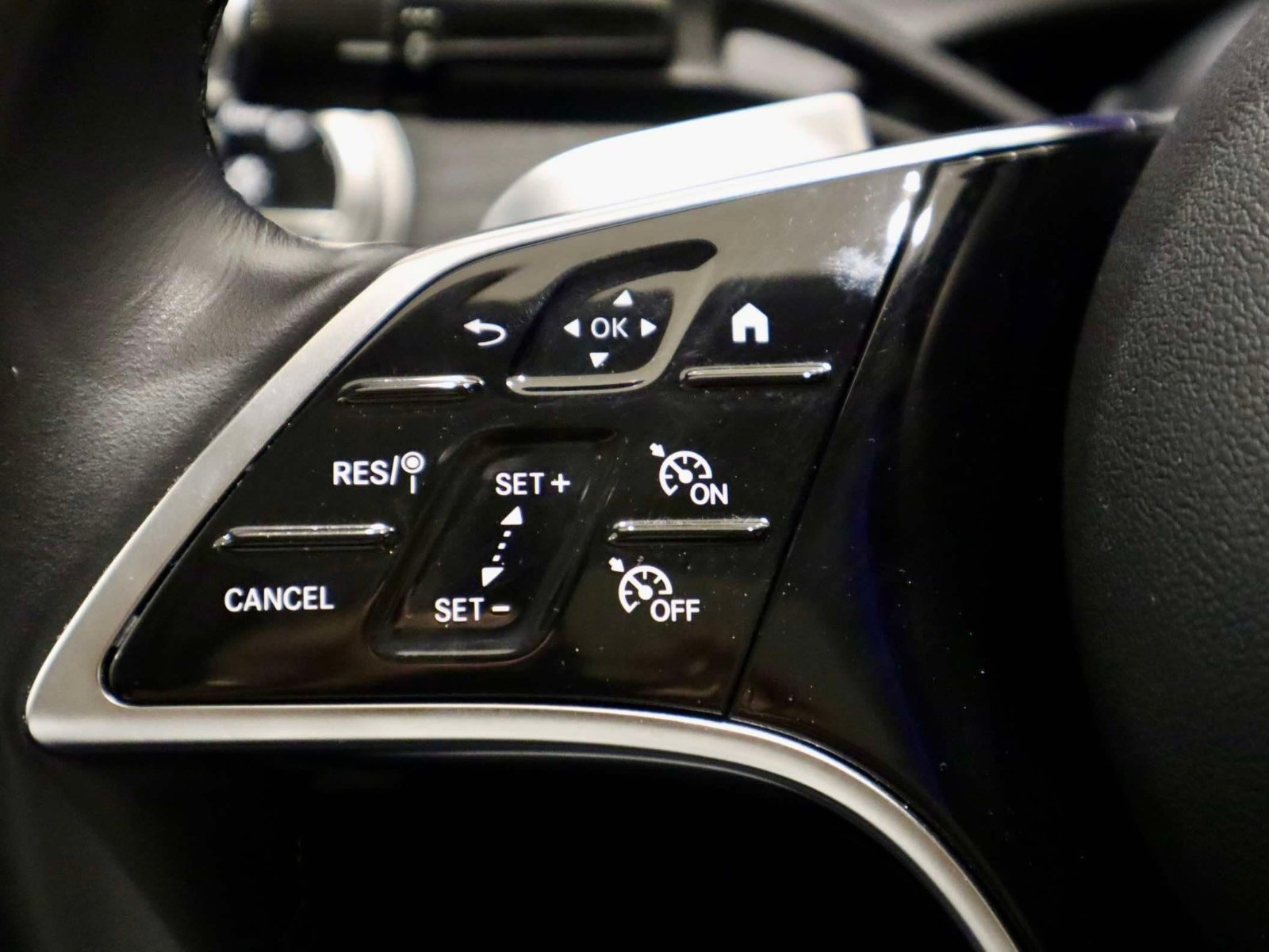 Used 2025 Mercedes-Benz E 350 Sedan w/ Winter Package image 30
