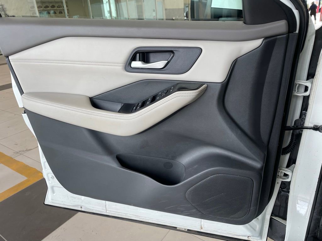 Certified 2023 Nissan Rogue SV w/ SV Premium B Package FWD image 9
