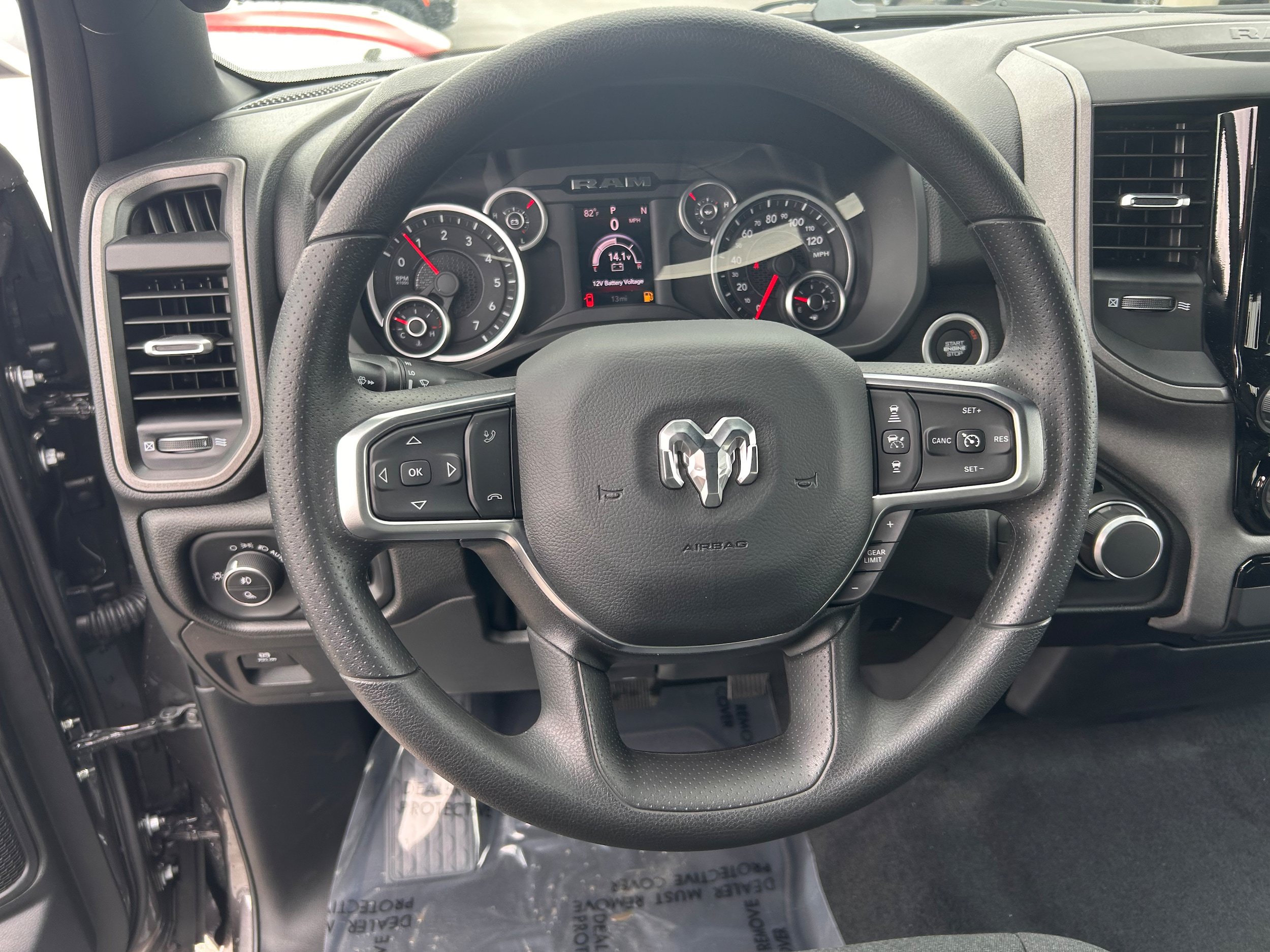 New 2026 RAM 1500 Express AWD/4WD image 9