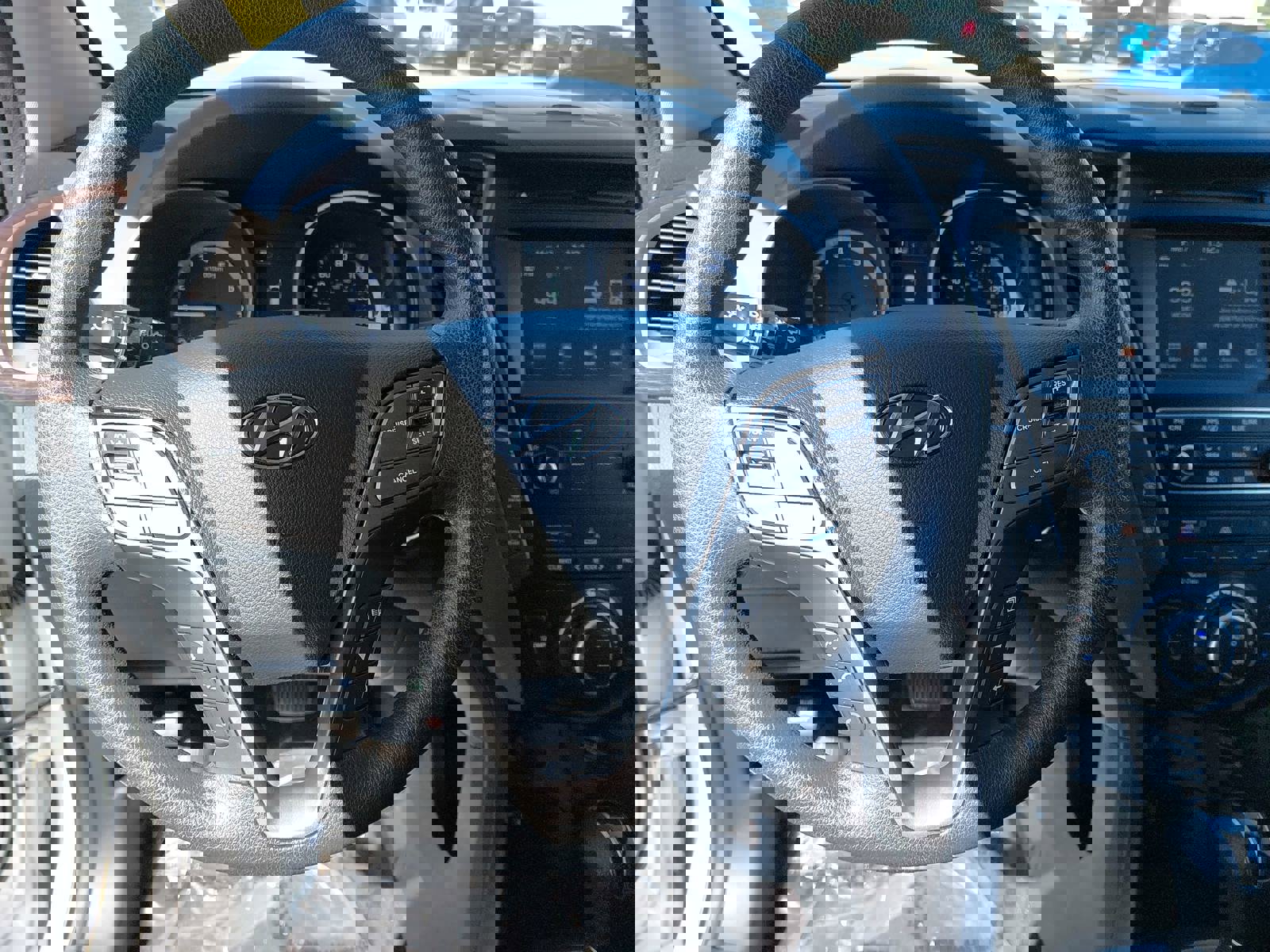 Used 2018 Hyundai Santa Fe Sport w/ 2.4L Value Package 02 image 17