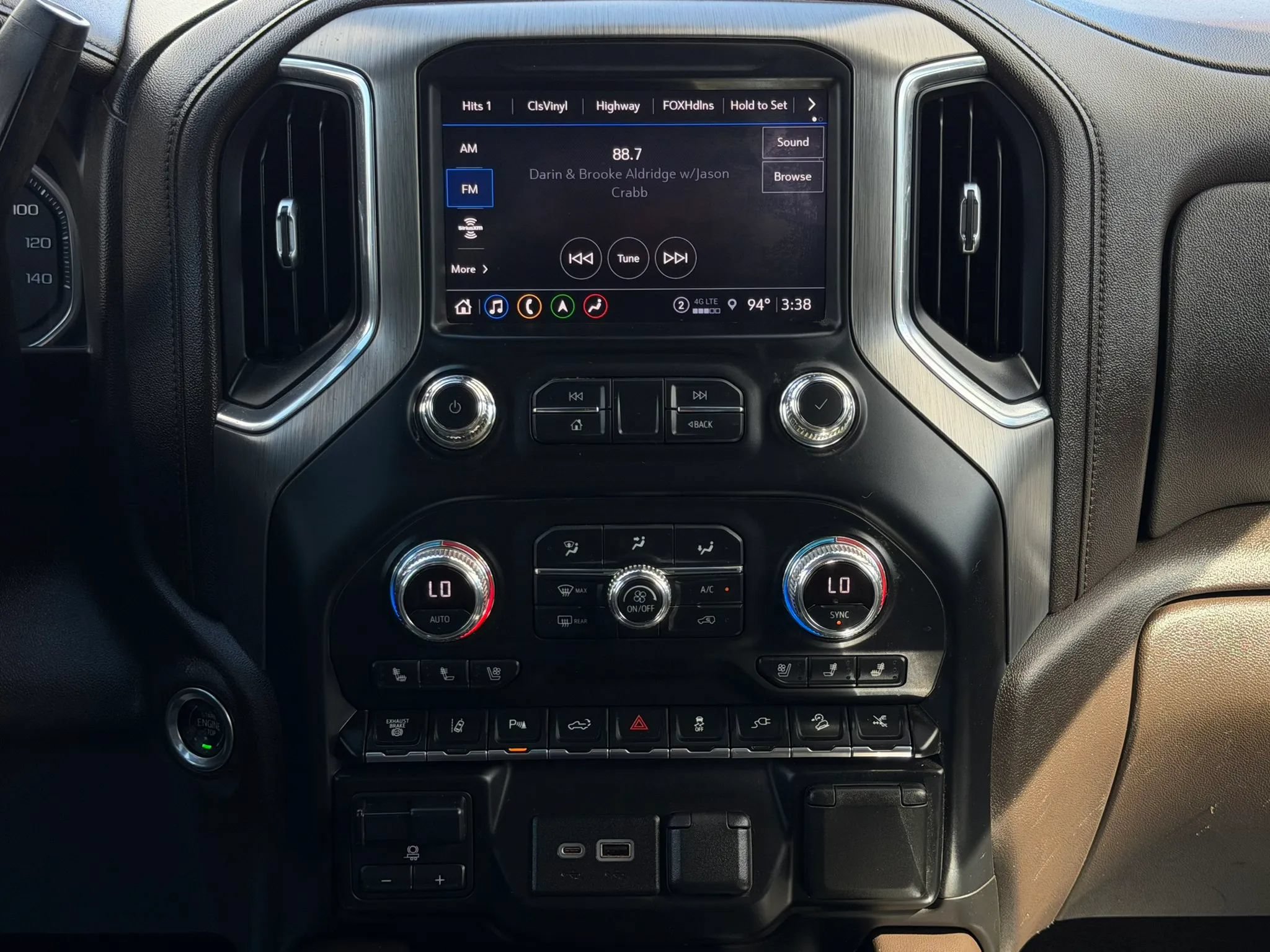 Used 2022 GMC Sierra 2500 Denali w/ Denali Ultimate Package AWD/4WD image 32