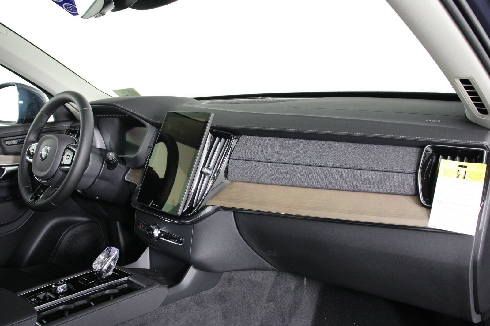 New 2026 Volvo XC90 B6 Plus AWD/4WD image 9