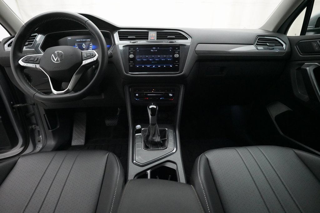 Used 2024 Volkswagen Tiguan SE image 5