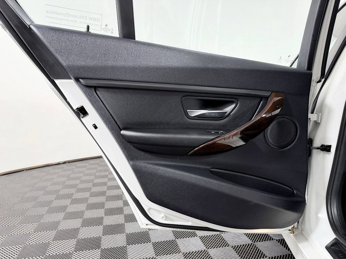 Used 2015 BMW 328i Sedan RWD image 34