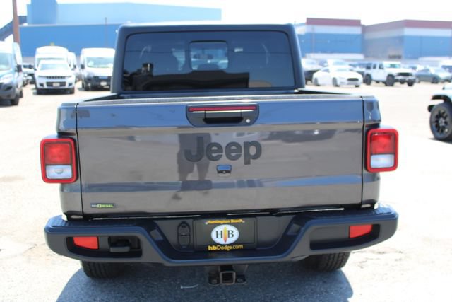 Used 2022 Jeep Gladiator Sport AWD/4WD image 5