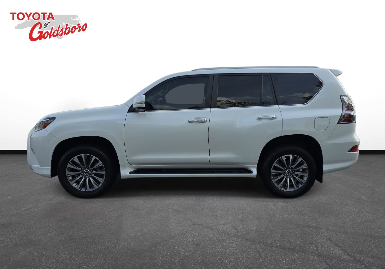 Used 2020 Lexus GX 460 Luxury w/ Accessory Package image 8