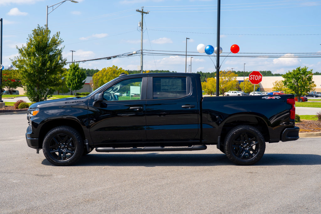New 2026 Chevrolet Silverado 1500 Custom w/ Turbomax Blackout Package AWD/4WD image 4