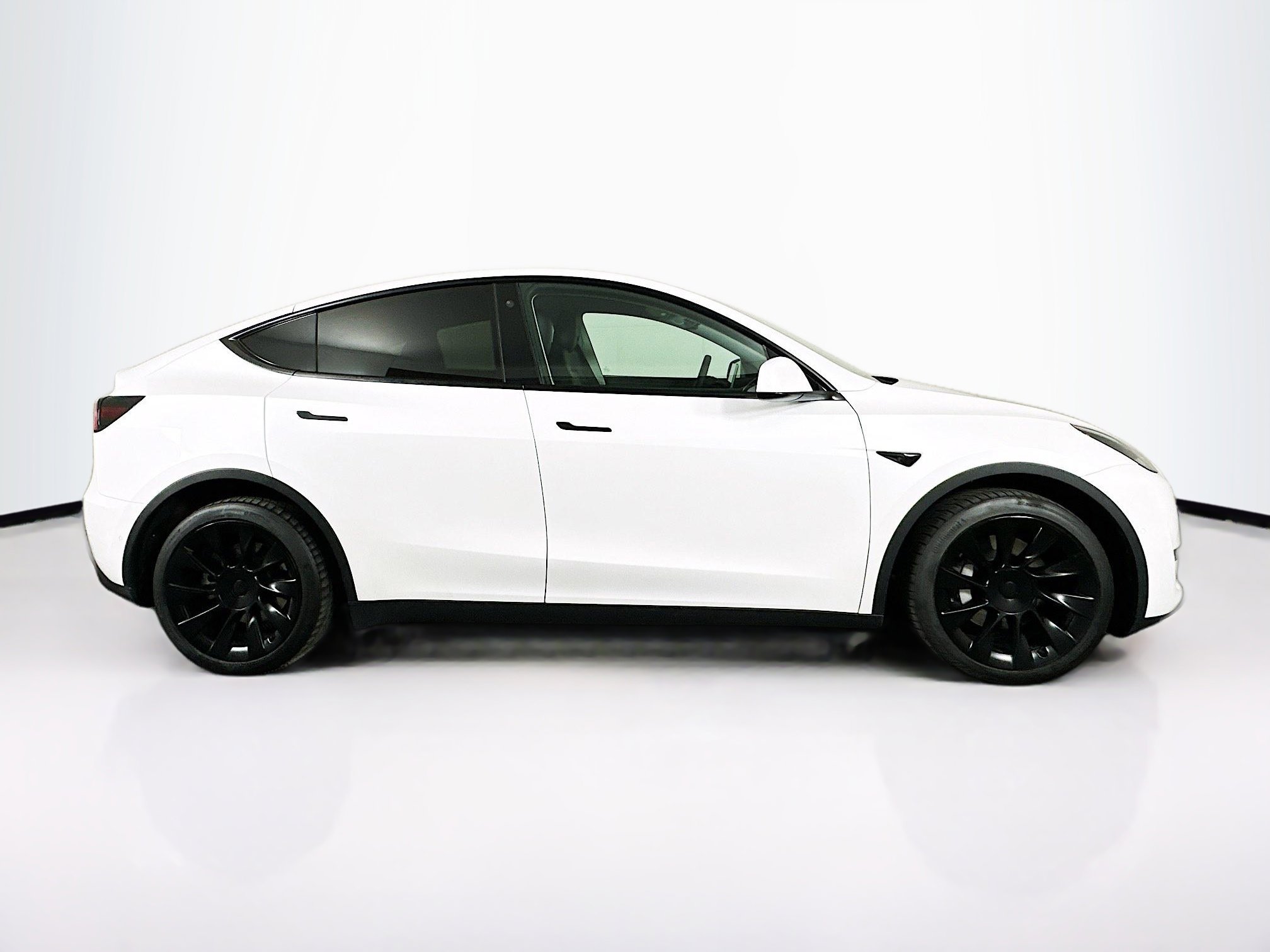 Used 2021 Tesla Model Y Long Range image 10