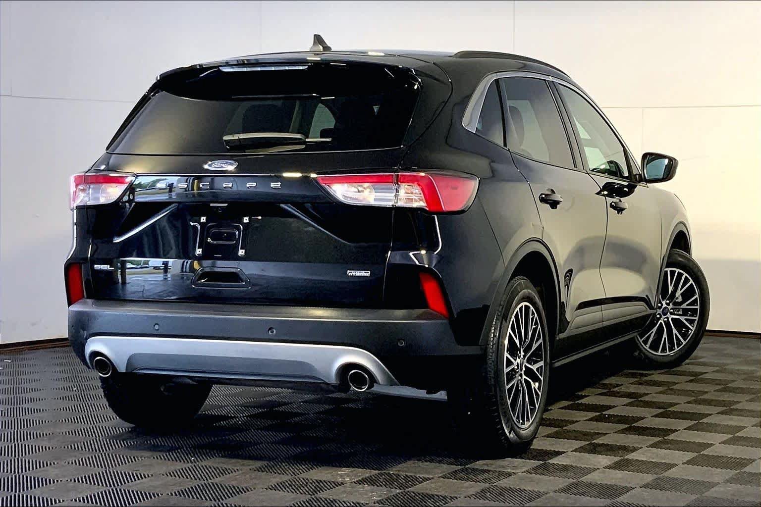 Used 2022 Ford Escape SEL w/ Technology Package FWD image 13