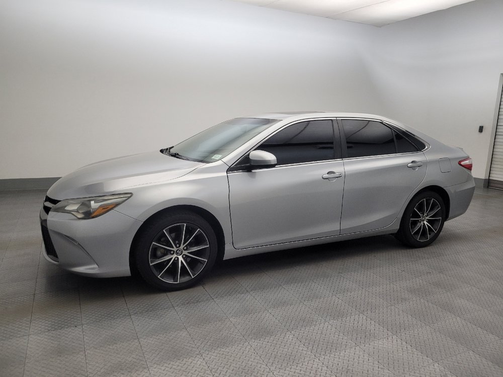 Used 2017 Toyota Camry XSE w/ Moonroof Package FWD image 2