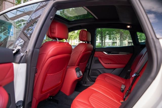 Used 2022 Maserati Levante GT AWD/4WD image 45