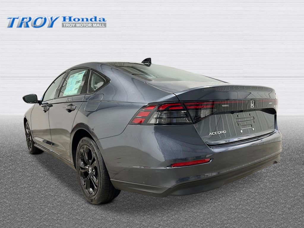 New 2025 Honda Accord SE image 3