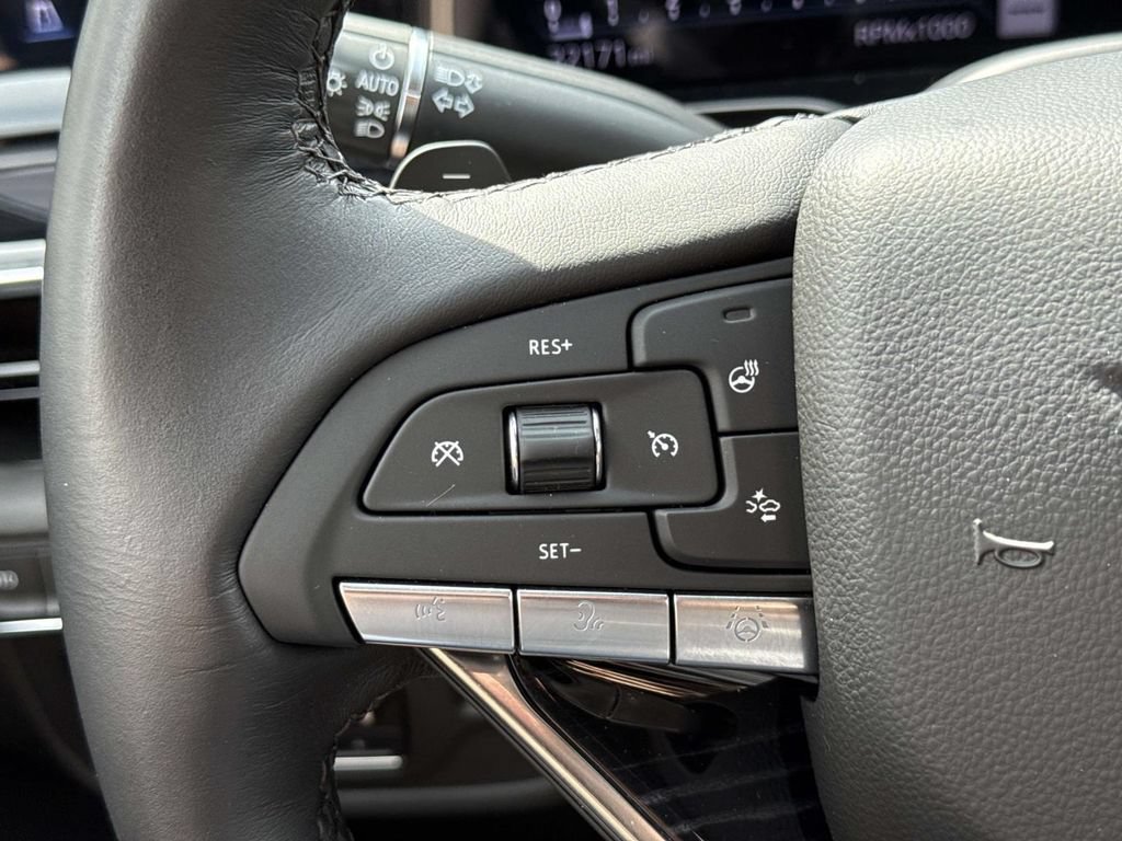 Used 2024 Cadillac Escalade Sport w/ Touring Package AWD/4WD image 38