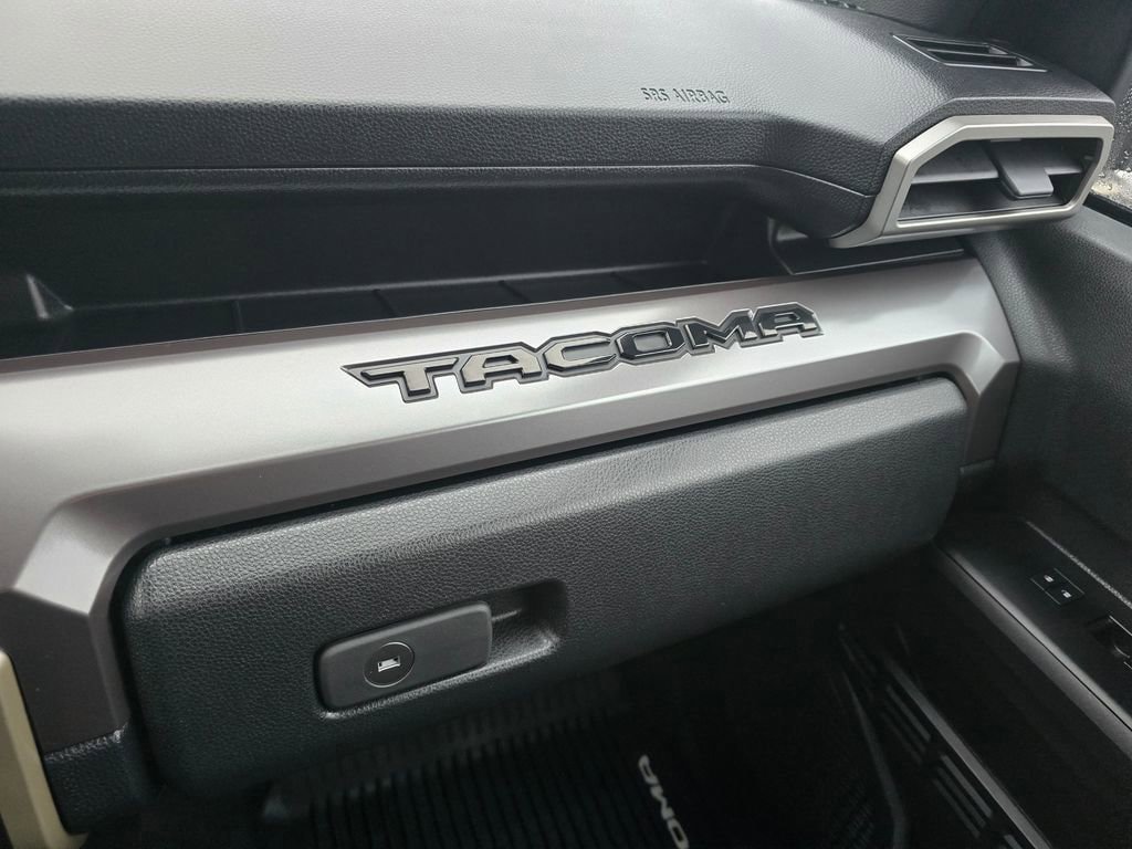 Used 2024 Toyota Tacoma SR5 AWD/4WD image 27
