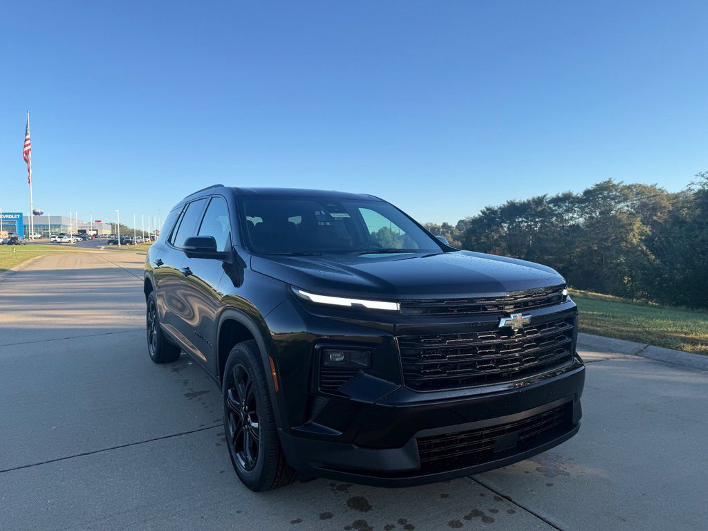 New 2027 Chevrolet Traverse LT w/ Midnight/Sport Edition