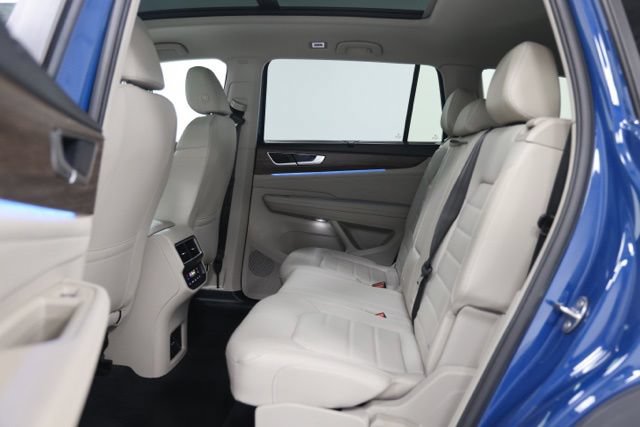 Used 2025 Volkswagen Atlas SEL AWD/4WD image 31
