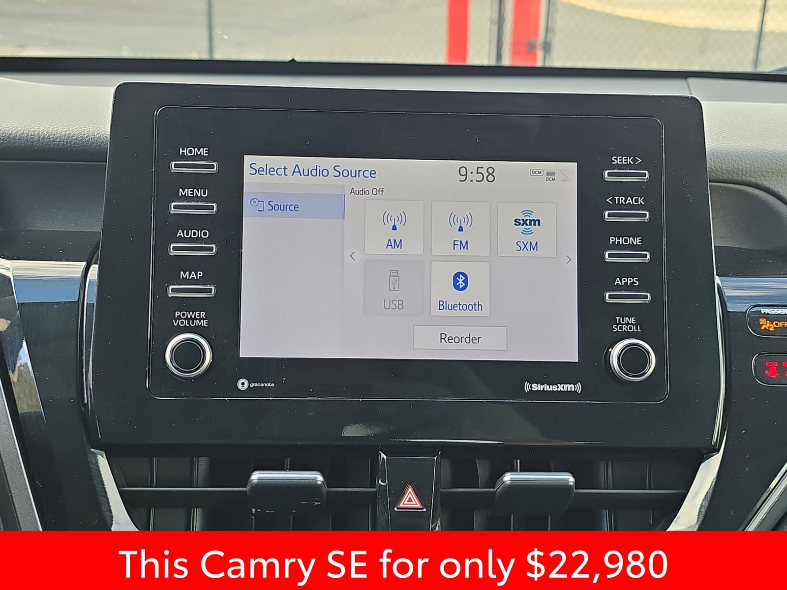 Used 2024 Toyota Camry SE image 27