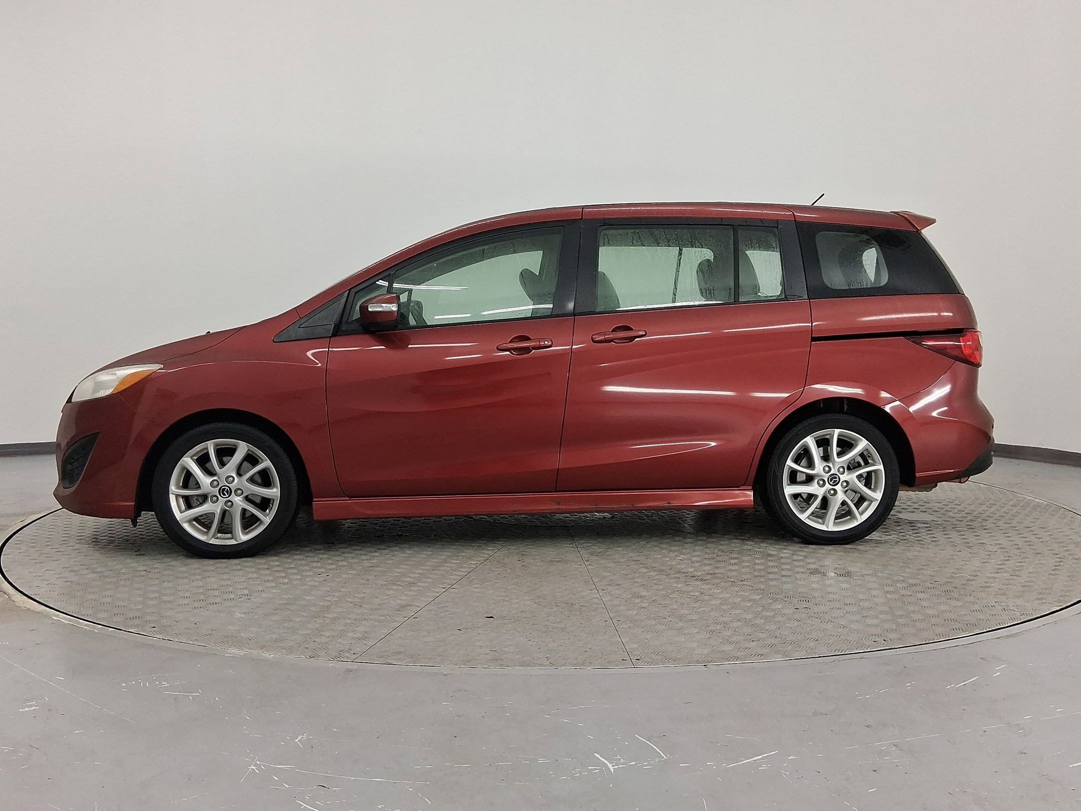 Used 2013 MAZDA MAZDA5 Touring image 2