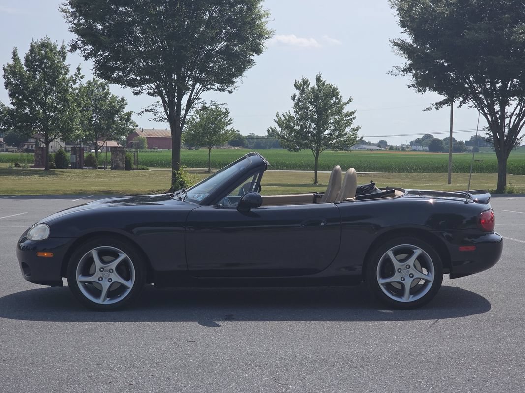 Used 2001 MAZDA MX-5 Miata RWD image 5