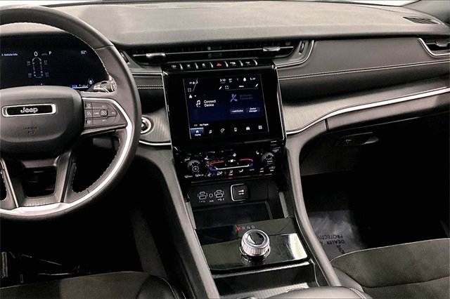 Used 2024 Jeep Grand Cherokee L Laredo image 6