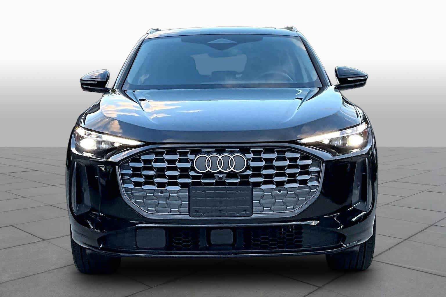 Used 2025 Audi Q5 Premium Plus w/ Premium Plus AWD/4WD image 4