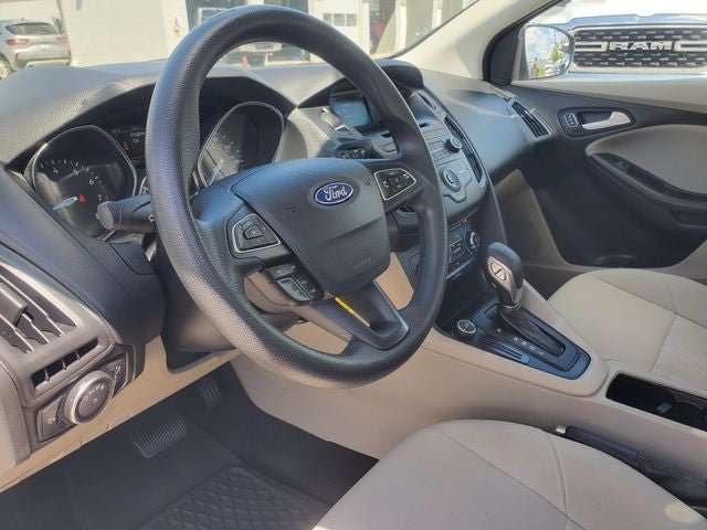 Used 2017 Ford Focus SE FWD image 9