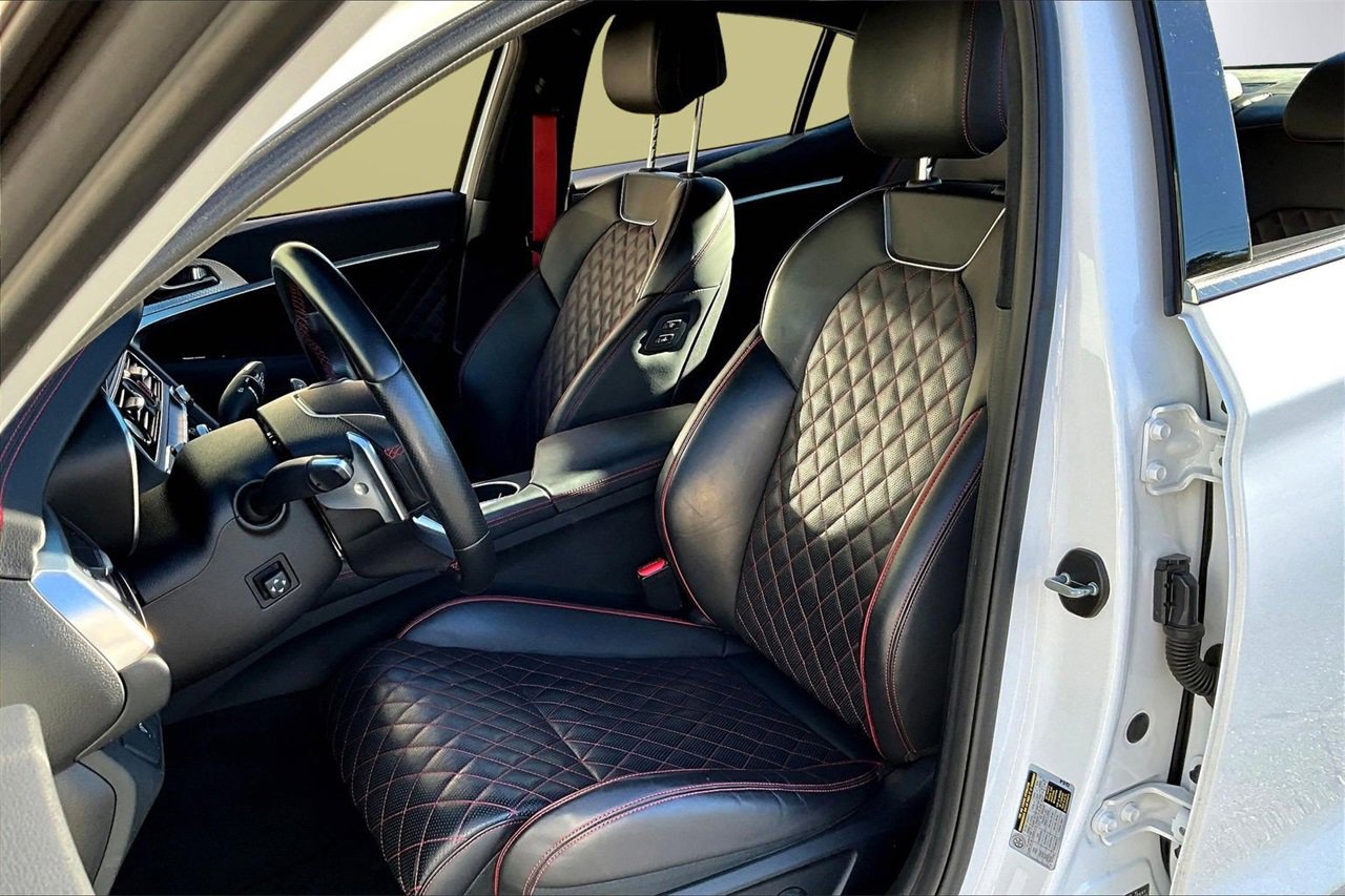 Used 2022 Genesis G70 3.3T w/ Sport Prestige Package image 21