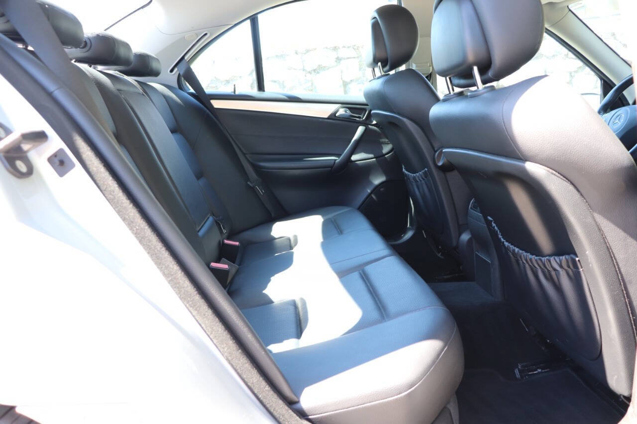Used 2006 Mercedes-Benz C 230 Sedan image 31