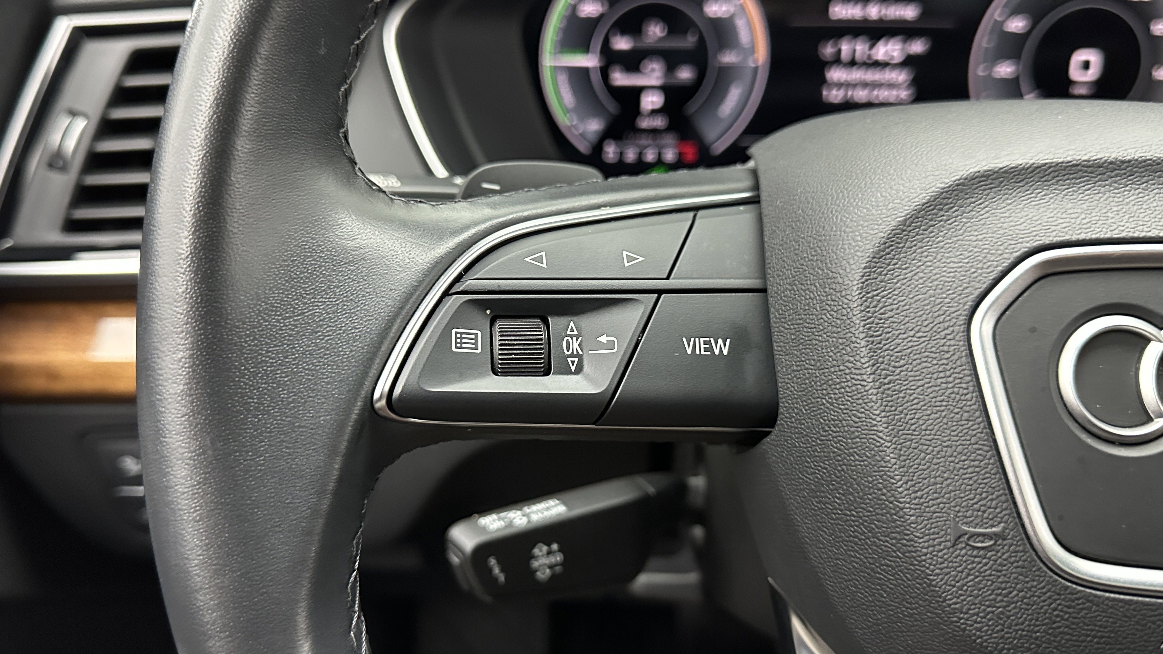 Used 2022 Audi Q5 e Premium Plus w/ Premium Plus Package image 21