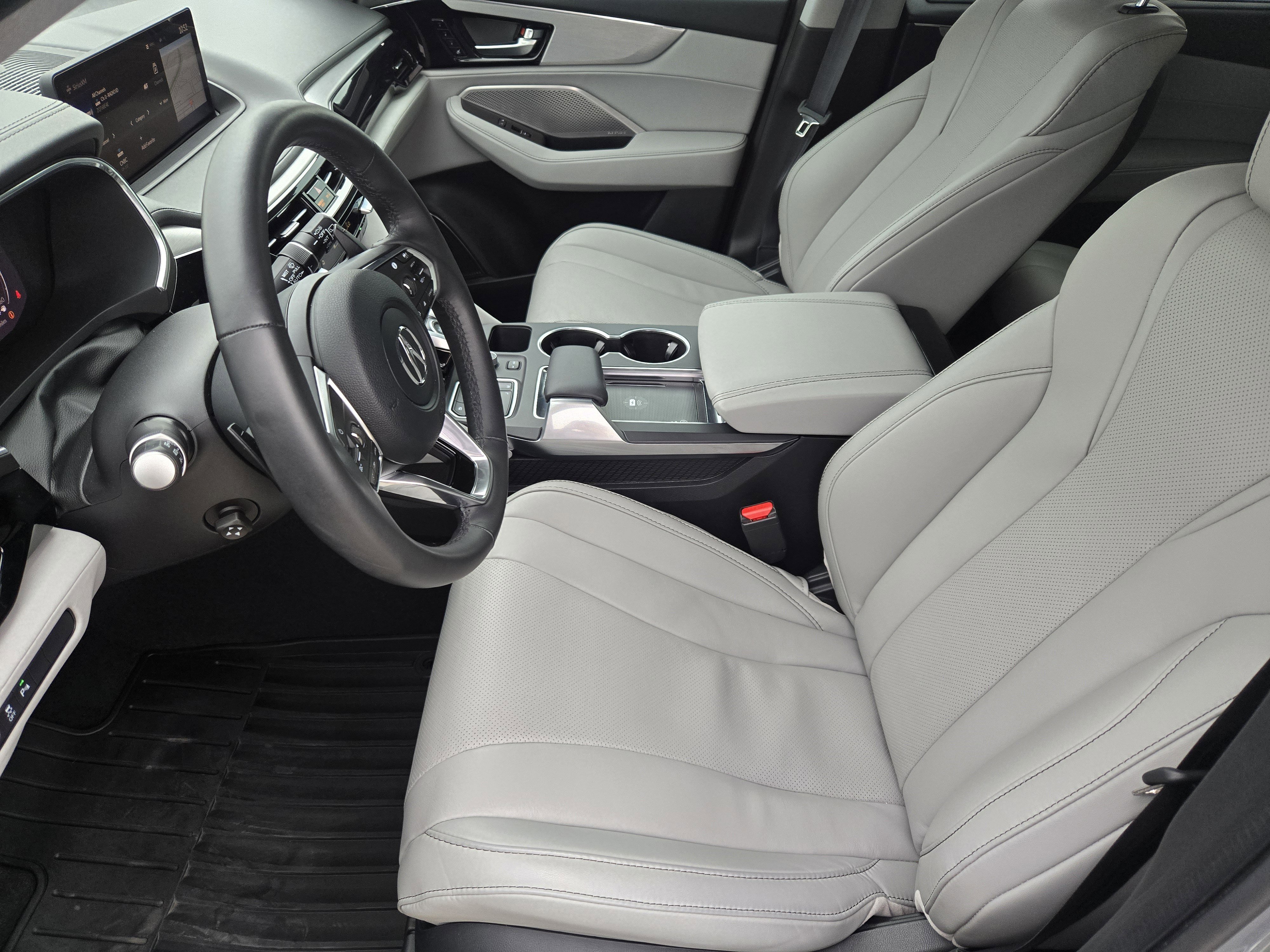 Certified 2024 Acura MDX FWD w/ Technology Package image 11