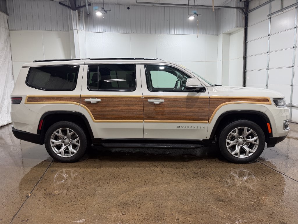 Used 2022 Jeep Wagoneer Series II w/ Rear Seat Video Group 1 AWD/4WD image 13