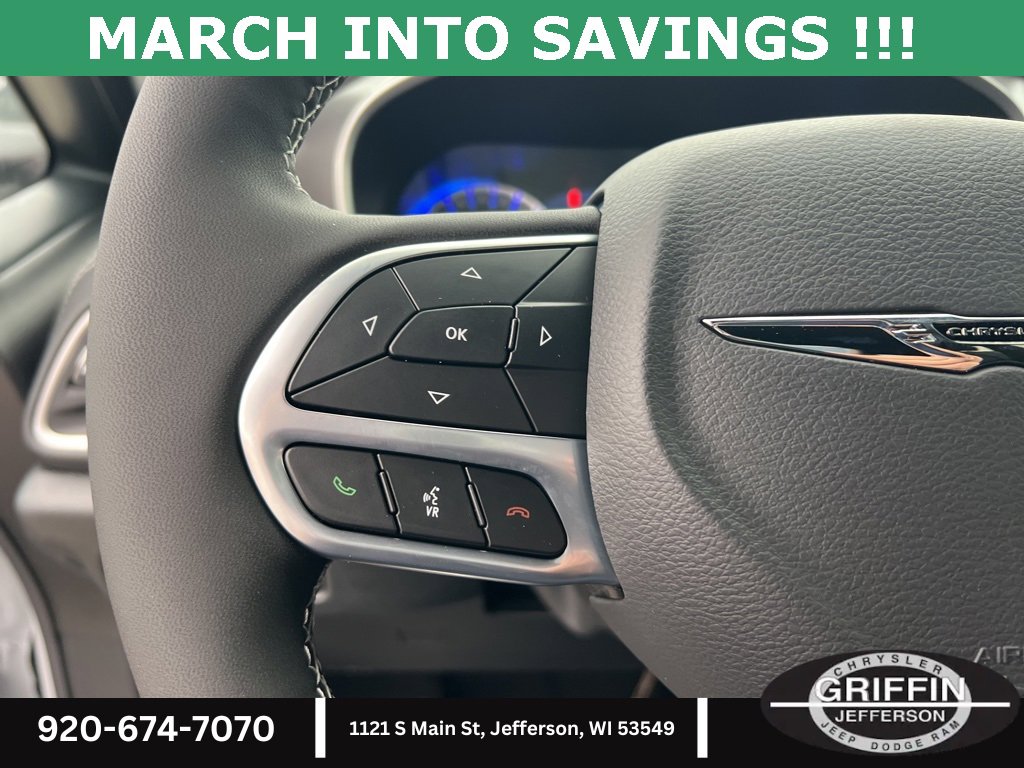 New 2026 Chrysler Pacifica Select image 22