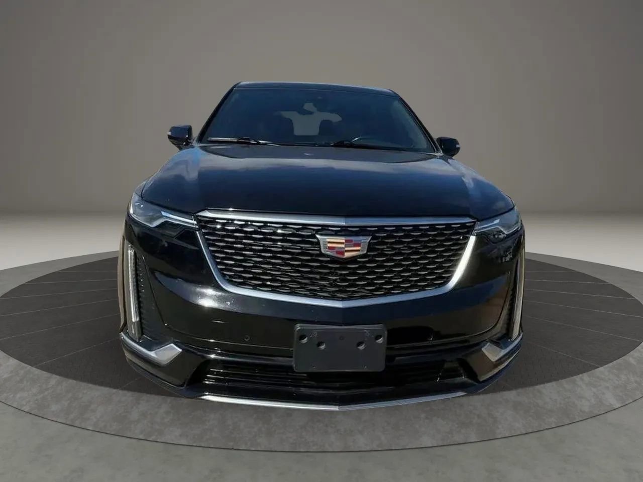 Used 2022 Cadillac XT6 Premium Luxury AWD/4WD image 2