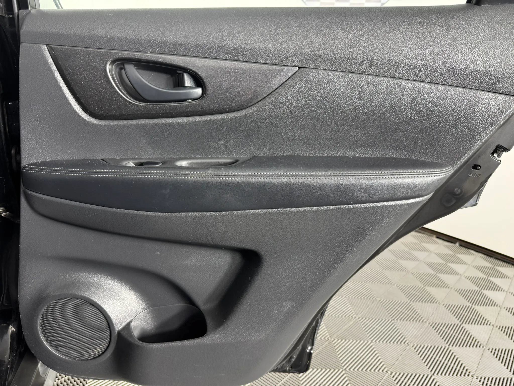 Used 2019 Nissan Rogue S AWD/4WD image 37