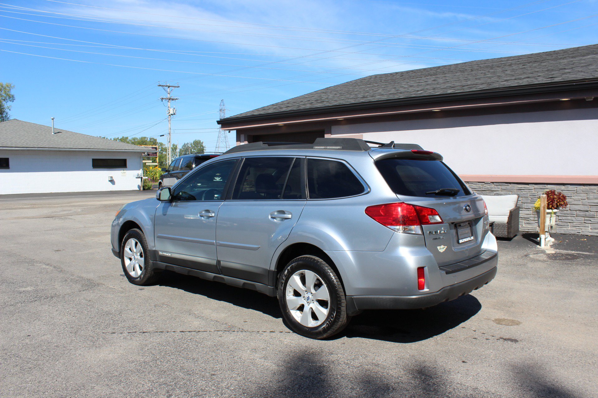 Used 2012 Subaru Outback 2.5i Limited w/ Moonroof Pkg AWD/4WD image 9