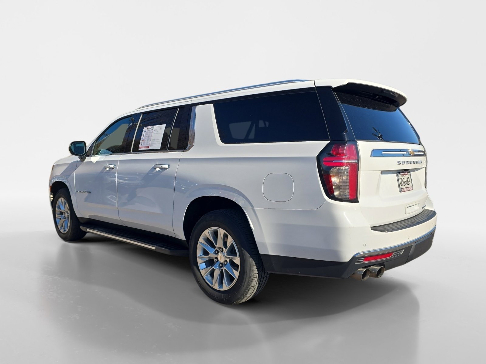 Used 2023 Chevrolet Suburban Premier RWD image 3