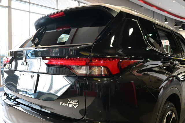 Used 2024 Mitsubishi Outlander SEL Black Edition image 11
