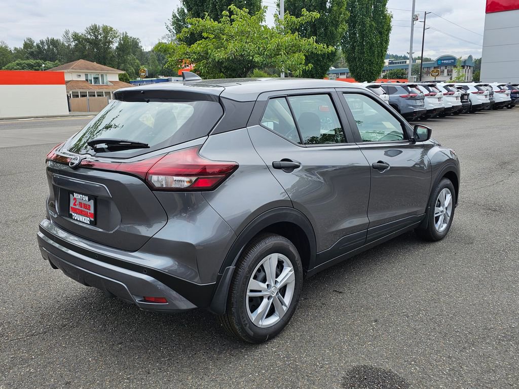 New 2025 Nissan Kicks Play S image 3