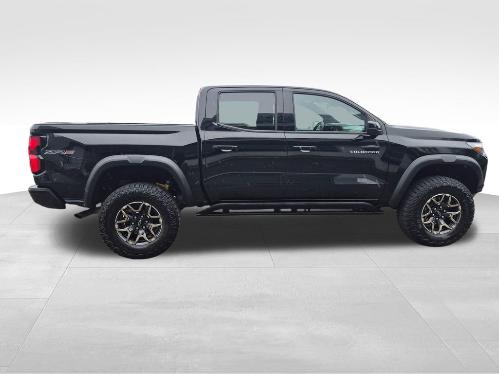 Used 2024 Chevrolet Colorado ZR2 w/ Technology Package AWD/4WD image 10