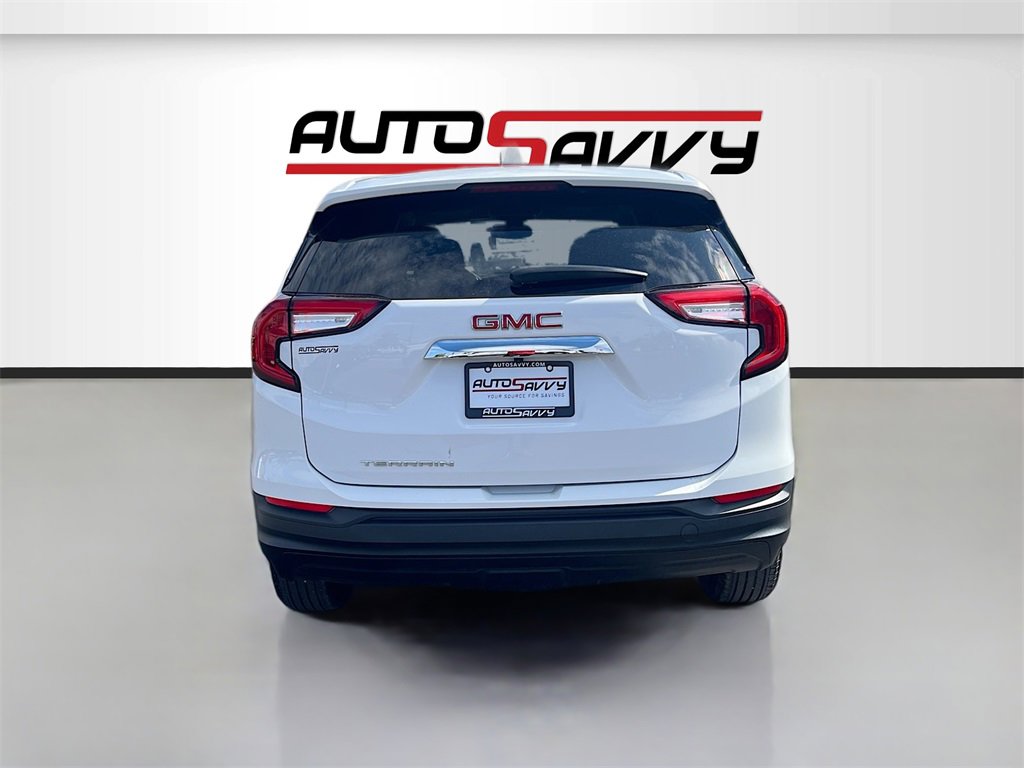 Used 2024 GMC Terrain SLE w/ LPO, Floor Liner Package image 6