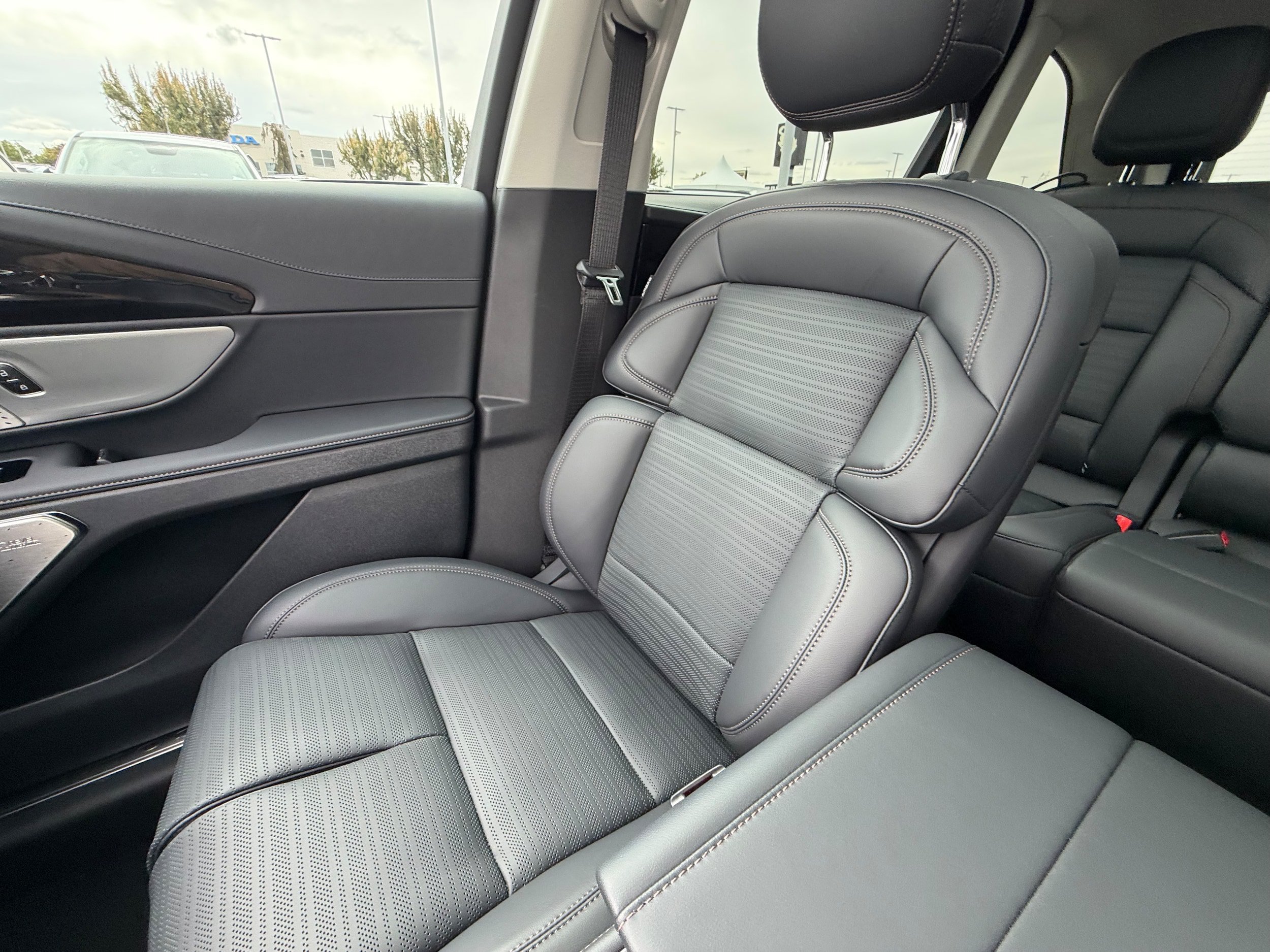 New 2026 Lincoln Nautilus Reserve AWD/4WD image 34